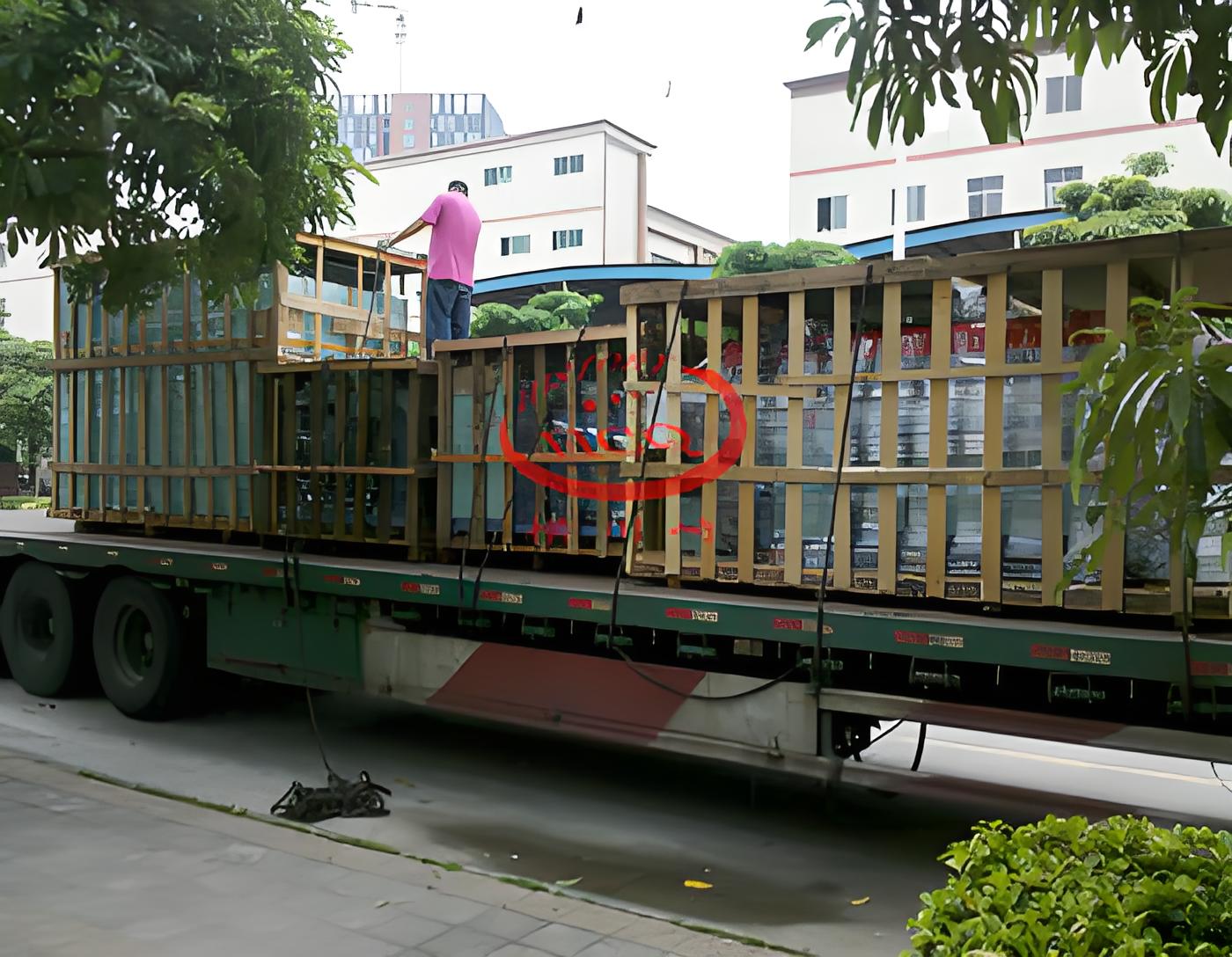 全自動FPC軟性電路板絲印機(jī)發(fā)貨,FPC電路全自動絲印機(jī)